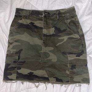 CAMO SKIRT